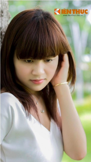 Mèo Lỳ sinh ra tại Hải Dương, khi cô bạn lên 6 tuổi thì gia đình chuyển vào Đắc Lắk sống. Tính đến nay cũng đã hơn 16 năm cả gia đình cô bạn gắn bó với mảnh đất Tây Nguyên.