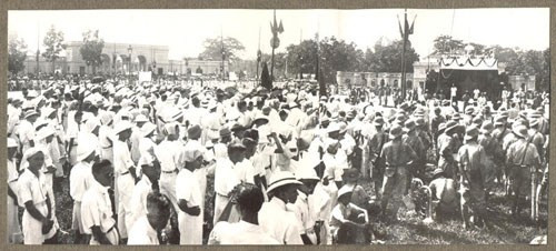 Quang cảnh vừa náo nhiệt, vừa xúc động tại quảng trường Ba Đình vào chiều ngày 2/9/1945. Ảnh: Giáo dục Việt Nam.