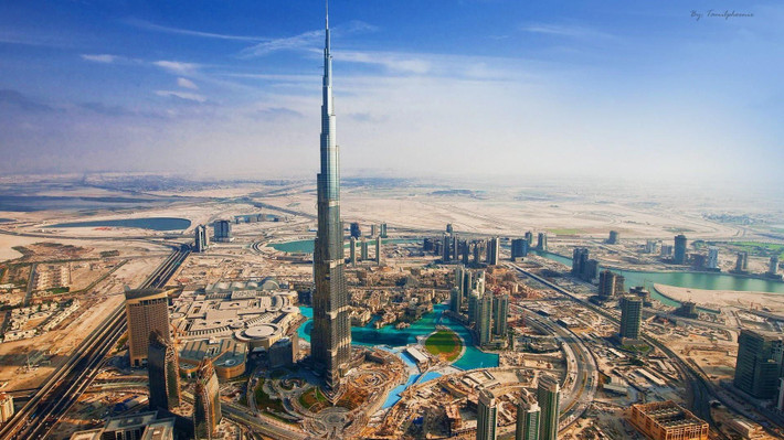 2. Những tòa nhà cao nhất thế giới Danh sách kỷ lục thế giới của UAE đã và đang tiếp tục được nối dài qua các năm. Đây cũng là một trong những quốc gia có nhiều cao ốc chọc trời nhất thế giới mà trong đó không thể không nhắc tới Burj Khalifa, tòa nhà cao nhất thế giới ở trung tâm Dubai với chiều cao 829.8 mét. Ngoài ra, du khách tới đây cũng có thể chiêm ngưỡng các công trình ấn tượng khác như tòa nhà Marina cao 425 mét hay Princess Tower cao 413 mét.