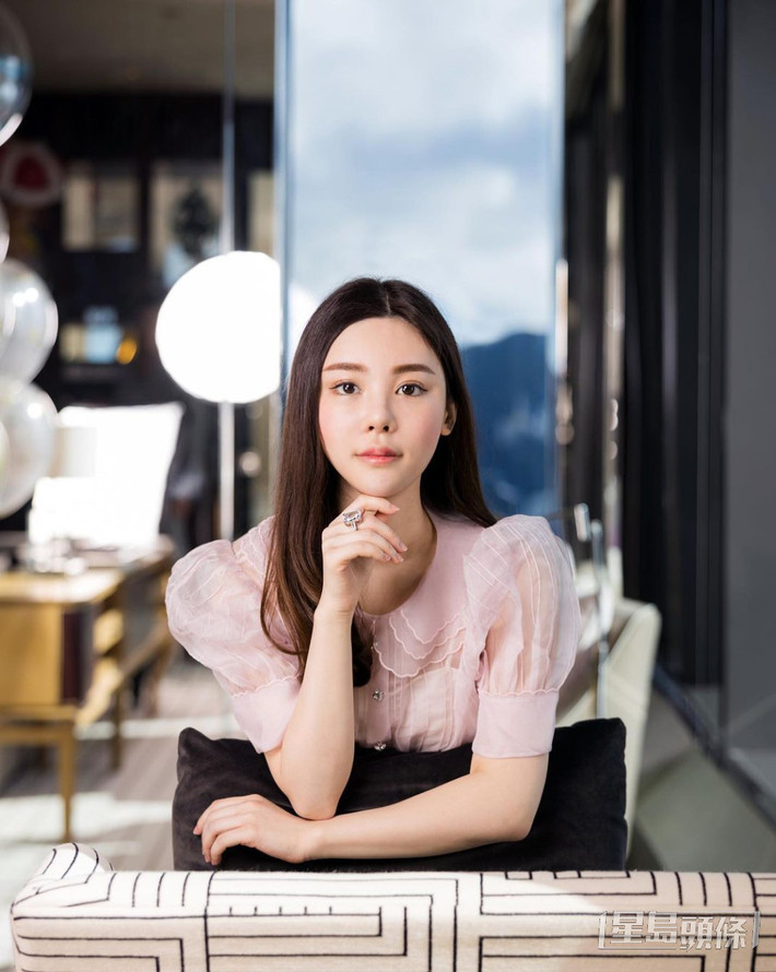 Thái Thiên Phượng từng kết hôn và có 2 con. Chồng hiện tại của cô là con trai nhà sáng lập một chuỗi nhà hàng ở Trung Quốc, Nhật Bản, Australia, Singapore.