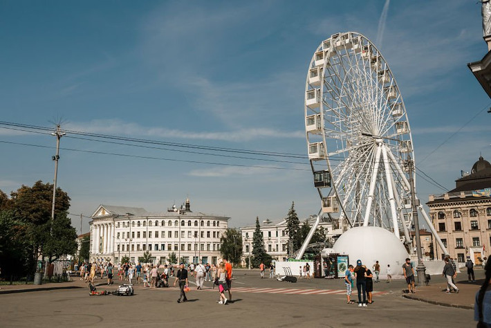 Vì dịch Covid-19, Kelly vẫn chưa có dịp trở lại châu Âu trong 2 năm qua. Chuyến du lịch Ukraine cách đây 2 năm để lại nhiều kỷ niệm cho nữ nhiếp ảnh gia. Không chỉ là chuyến đi thông thường, đó là lần Kelly ghé thăm người bạn thời thơ ấu đã chuyển tới Kyiv.
