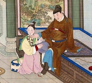 Thời Minh: Nam đóng giả gái để lừa đảo cưỡng dâm sẽ bị xử tử theo hình thức lăng trì. Dưới thời Minh Hiến Tông, có một người tên Tang Trùng, anh ta đóng giả nữ để theo học nữ công gia chánh. Sau khi học thành nghề, anh ta thường được giới thiệu để tới dạy nữ công gia chánh cho các thiếu nữ nhà giàu. Vào buổi tối khi Tang Trùng đang nghỉ ngơi cùng những thiếu nữ đó, anh ta liền lợi dụng sự tin tưởng của những thiếu nữ nhẹ dạ để chiếm đoạt thân thể của họ. Bằng cách như vậy, Tang Trùng đã hành nghề trong 10 năm và cưỡng hiếp khoảng 182 thiếu nữ. Mãi tới năm Thành Hóa thứ 30 (năm 1477), Tang Trùng mới bị vạch trần thân phận và áp giải tới quan phủ. Ban đầu, nhà Minh cũng không có quy định trừng phạt cụ thể đối với hành vi lừa đảo cưỡng dâm. Mãi tới năm Thành Hóa thứ 30 thì Hoàng đế mới phê chuẩn trừng trị hành vi đóng giả nữ giới cưỡng dâm nữ giới theo hình thức lăng trì.
