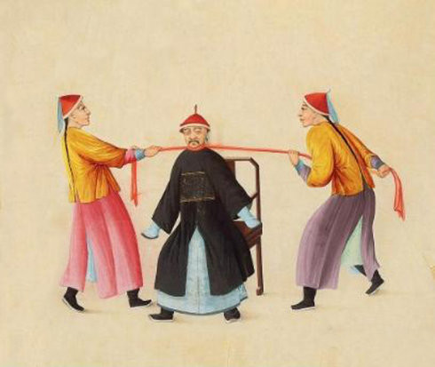 Thời Thanh: Dụ dỗ thông dâm bị phạt đánh 80 trượng. Thời Minh không có quy định xử phạt cụ thể về tội dụ dỗ thông dâm. Hình phạt này cho tới thời Thanh mới được hoàn thiện. Trong “Đại thanh luật” quy định cụ thể: Nam nữ thông dâm bị phạt mỗi người 80 trượng, nếu nữ giới đã có chồng thì sẽ bị phạt 90 trượng; Tội lừa đảo cưỡng dâm thì sẽ bị phạt 100 trượng; Tội cưỡng hiếp sẽ bị phạt treo cổ, nếu người cưỡng hiếp vẫn trong tuổi vị thành niên thì sẽ bị phạt 100 trượng và đày ra nơi khác cách 3 ngàn dặm.
