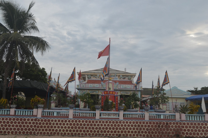 Di tích “Âm Linh Tự và Mộ lính đội Hoàng Sa” là nơi phối thờ các chiến sĩ và binh phu Hoàng Sa kiêm quản Bắc Hải, là “nhân chứng sống”, là cứ liệu lịch sử quan trọng chứng minh chủ quyền của Việt Nam đối với quần đảo Hoàng Sa.