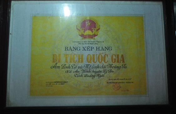 Bằng công nhận di tích lịch sử cấp quốc gia đối với cụm “lăng” thờ “Âm Linh Tự và Mộ lính đội Hoàng Sa” tại thôn Tây, xã An Vĩnh, huyện Lý Sơn, tỉnh Quảng Ngãi.