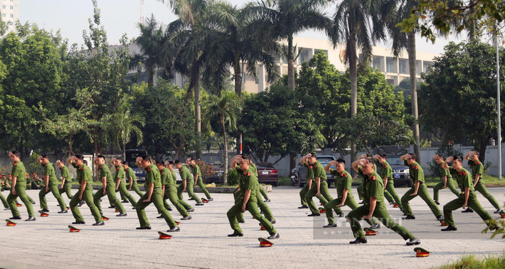 br/> Tại buổi kiểm tra, các chiến sĩ đã thực hiện động tác võ thuật.
