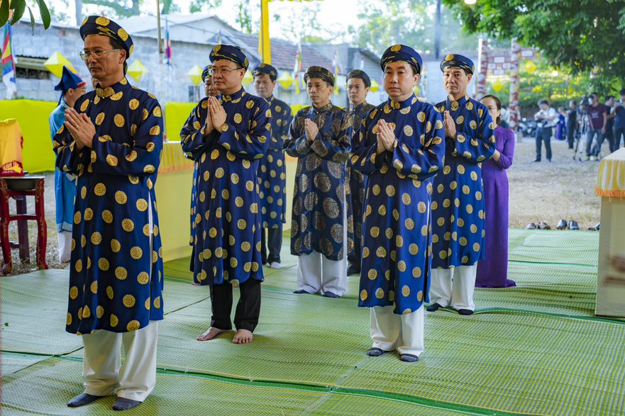 Sáng 11/7, tại di tích lịch sử văn hóa Đàn Âm hồn (số 73 Ông Ích Khiêm, phường Thuận Hòa, TP Huế), Trung tâm Bảo tồn di tích (BTDT) Cố đô Huế trang trọng tổ chức lễ tế âm hồn nhằm tưởng niệm 138 năm Ngày thất thủ Kinh đô Huế.