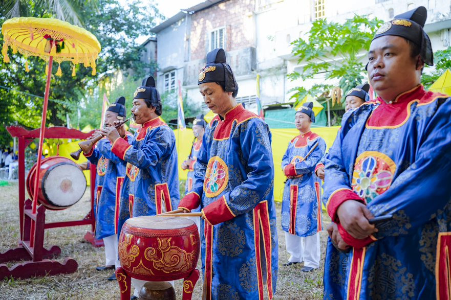 Lễ tế âm hồn tại đàn Âm hồn được tỉnh Thừa Thiên-Huế tổ chức hàng năm, là dịp để tưởng nhớ Ngày thất thủ Kinh đô xảy ra vào ngày 23/5 năm Ất Dậu (ngày 5/7/1885) khi có hàng ngàn đồng bào, chiến sĩ đã chết, hy sinh giữa binh đao loạn lạc vào thời điểm thực dân Pháp xâm lược.