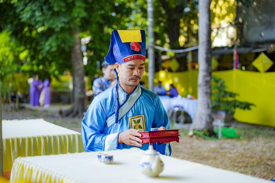 Theo sách Đại Nam thực lục, ngày 23/5 năm Ất Dậu (5/7/1885), kinh thành Huế thất thủ trước sự tấn công của quân Pháp, hàng ngàn quan quân và dân chúng chết trong cảnh binh đao hỗn loạn. Ảnh: Đình Hoàng