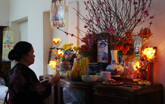 3 đại kỵ thắp hương lễ Tết, càng cúng càng mất lộc 3 dai ky thap huong le Tet, cang cung cang mat loc