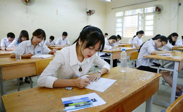 Học sinh thi vào lớp 10 tại Hà Nội lop-10.jpg