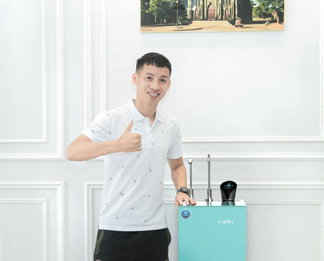 Cầu Thủ Hùng Dũng lựa chọn Máy lọc nước có công nghệ VoiceCall làm quà tặng vợ. may-loc-2.jpg