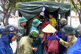 Nghệ An khẩn cấp sơ tán hơn 2.000 người dân ở khu tập thể cũ đến nơi an toàn