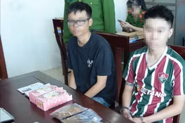 Bắt giữ 2 thanh niên mua bán ma túy dạng "Tobacco" ở Nghệ An