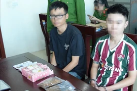 Bắt giữ 2 thanh niên mua bán ma túy dạng "Tobacco" ở Nghệ An