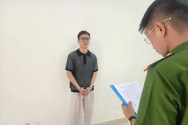 Bắt thanh niên dùng ảnh khỏa thân của người tình cũ để cưỡng dâm