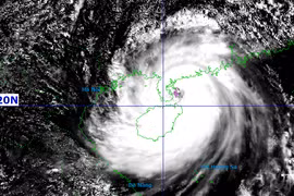 Bão số 11 Matmo mạnh lên, cảnh báo mưa lớn trên diện rộng