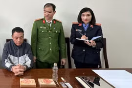 Bắt đối tượng móc nối nước ngoài mua bán ma túy, thu 2 bánh heroin