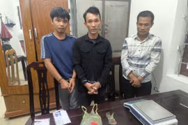 Ba 'con nghiện' ở Nghệ An rủ nhau tàng trữ ma túy để sử dụng