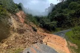Mưa lớn kéo dài gây sạt lở nghiêm trọng tại xã miền núi Nghệ An