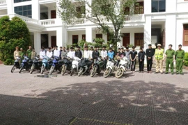 Bắt gần 50 'quái xế' cầm hung khí chuẩn bị hỗn chiến