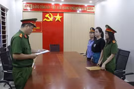 Khởi tố 'bác sĩ giả' khám bệnh miễn phí để bán thực phẩm chức năng giá cao