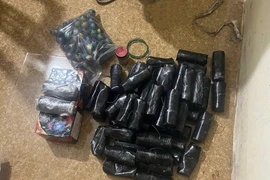 Bắt thanh niên sản xuất và buôn bán pháo nổ ở Nghệ An