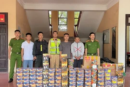  Bắt quả tang đối tượng vận chuyển hơn 300kg pháo nổ ở Nghệ An