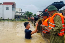 Phó Thủ tướng Trần Hồng Hà kiểm tra tình hình ứng phó mưa lũ tại Đà Nẵng