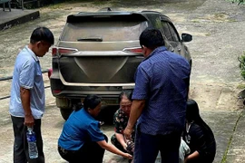 Xe ô tô khuất tầm nhìn tông bệnh nhi 2 tuổi tử vong ở trung tâm y tế