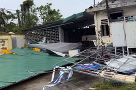 Bão số 5 quét qua Nghệ An để lại nhiều thiệt hại nặng nề cho hệ thống y tế 