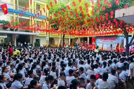Hơn 945.000 học sinh Nghệ An bước vào năm học mới