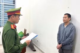 Khởi tố đối tượng cầm đầu đường dây 'đưa trái phép thông tin lên mạng'