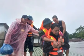 Khẩn cấp sơ tán hàng chục hộ dân do có nhiều vết nứt mới trên núi Ngang