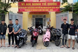 Bắt 7 đối tượng tấn công người đi đường khiến một thiếu niên mất thị lực