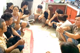 Triệt phá sới bạc kiên cố như 'boong ke' ở Nghệ An, bắt hàng chục đối tượng 