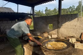 Từ ruộng mía đến chảo mật - nghề truyền thống rộn ràng cuối năm