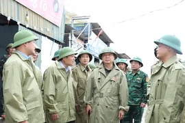 Phó Thủ tướng Trần Hồng Hà kiểm tra công tác ứng phó bão Bualoi tại Nghệ An