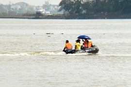 Tìm thấy thi thể cuối cùng trong vụ người bố ôm 2 con nhảy cầu Bến Thủy