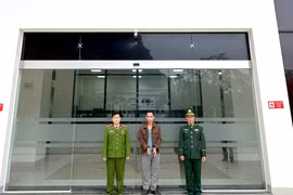 Vừa nhập cảnh về Việt Nam, đối tượng bị bắt sau 15 năm trốn truy nã