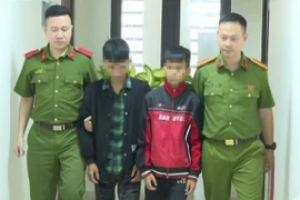 Bắt giữ 2 thiếu niên cướp điện thoại giữa ban ngày ở Thanh Hóa