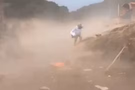 Lốc xoáy bất ngờ ở xã chịu thiệt hại nặng nề do thiên tai 