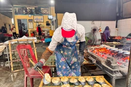 Giữ lửa làng biển Cửa Lò trong mùa cá thu nướng Tết