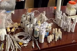 Phát hiện nhiều đối tượng tàng trữ pháo tự chế, tiền chất nổ ở Nghệ An