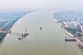 Cận cảnh đại công trường cầu Mễ Sở nối Hà Nội - Hưng Yên