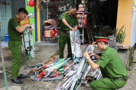 Thu giữ hàng trăm khẩu súng nhựa cùng nhiều đồ chơi trẻ em nguy hiểm tại Nghệ An