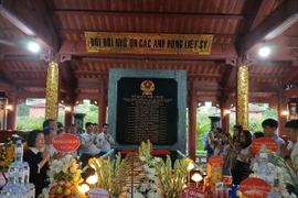 Dòng người đổ về "địa chỉ đỏ" Truông Bồn tri ân dịp 27/7