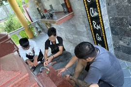 Bắt quả tang 3 đối tượng rủ nhau vào nghĩa trang ở Đà Nẵng chơi ma túy