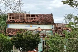Lốc xoáy quét qua khiến hàng chục ngôi nhà ở phía Nam Đà Nẵng bị tốc mái
