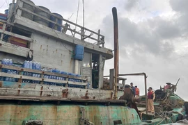 Bắt giữ 2 tàu cá chở 47.000 lít dầu DO trái phép trên vùng biển Đà Nẵng